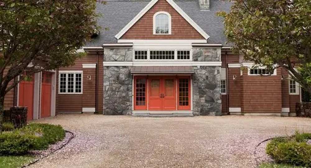 Decomposed Granite Driveway: Beauty at Your Feet