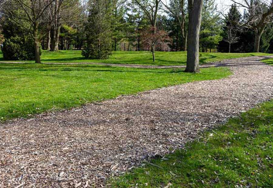 How to: DIY Wood chip & Mulch pathways